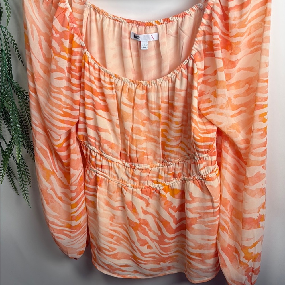 DR2 Soft Peach and Cream Blouse